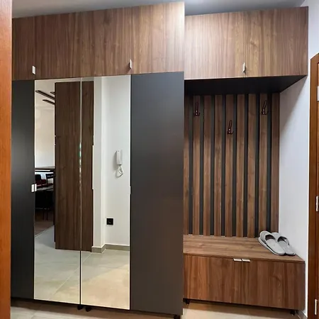 Apartman 19 Merlinka Lux